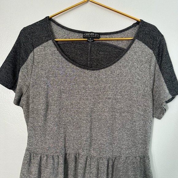 Forever 21+ Color Blocking Black and Gray Plus Size Dress With Pocket - Picture 2 of 7